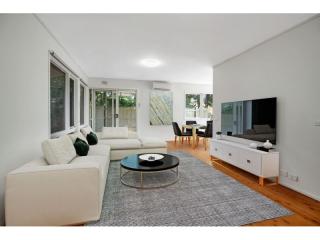 View profile: Oversized updated home with Rumpus and entertaining areas