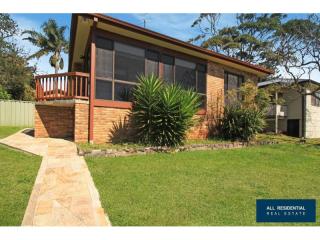 View profile: Spacious Family Home with Stunning Lake Views