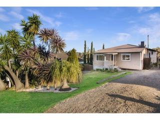 View profile: SPACIOUS FAMILY HOME!!!!!