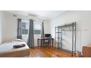View profile: Affordable and Convenient Room for rent in Cringila - Available Now!